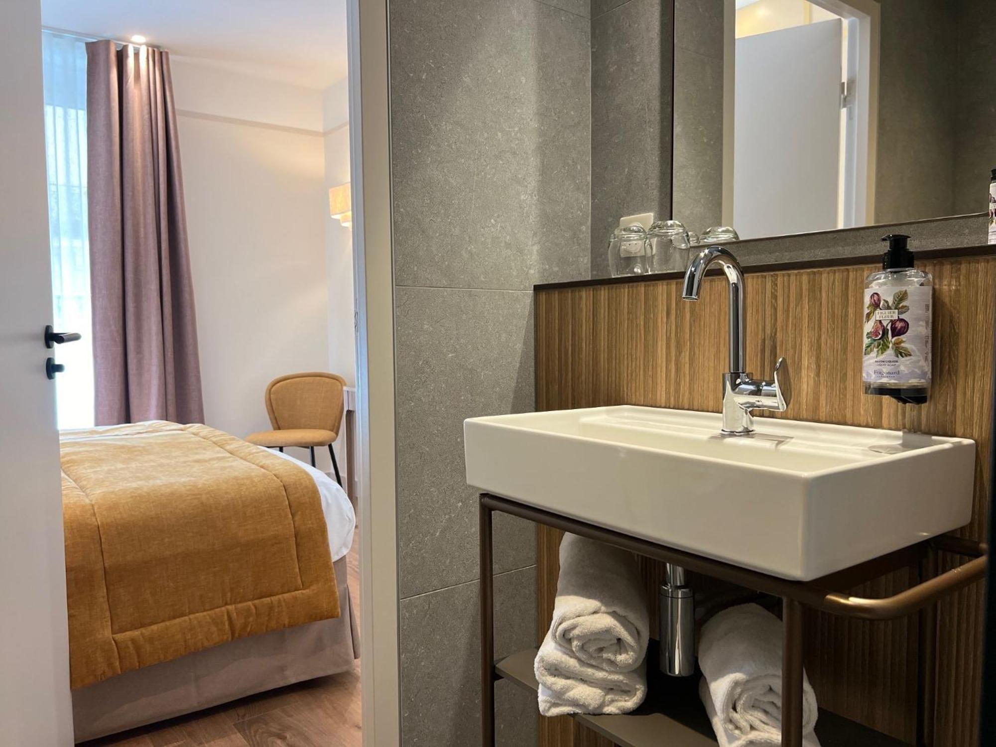 Hotel Le Cardinal باريس المظهر الخارجي الصورة