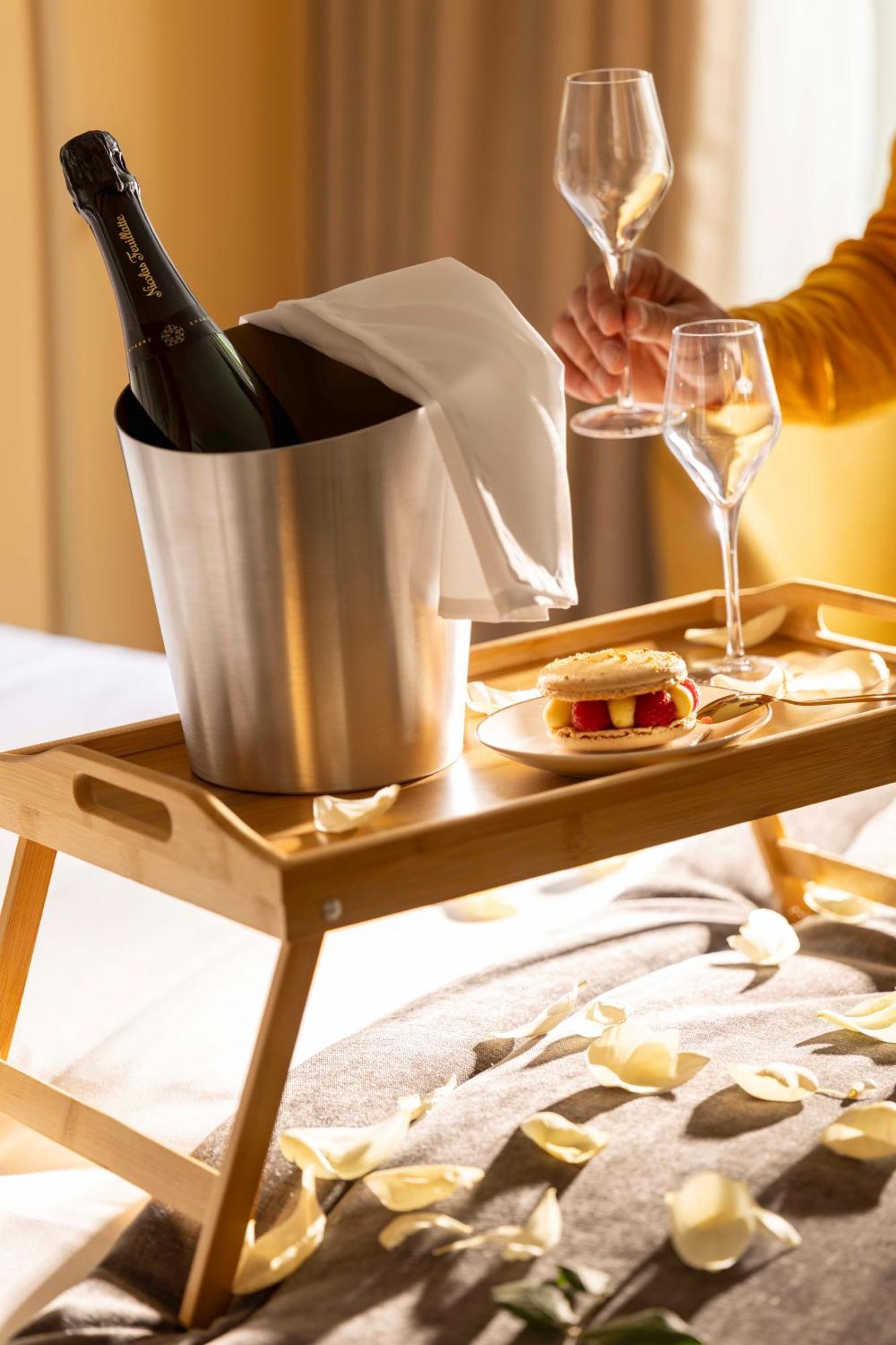 Hotel Le Cardinal باريس المظهر الخارجي الصورة